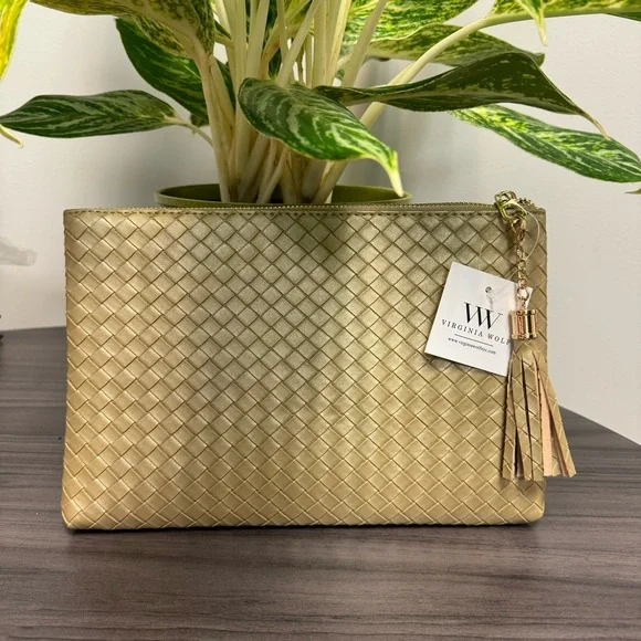 🔥HP🔥NWT Virginia Wolf Clutch Bag Woven Vegan Leather Gold - Picture 3 of 6